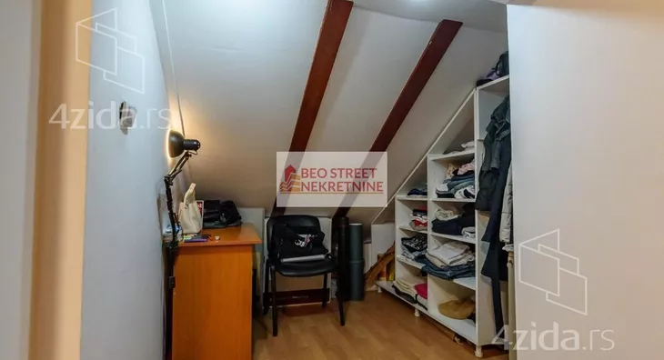 Četvoroiposoban stan | 4zida