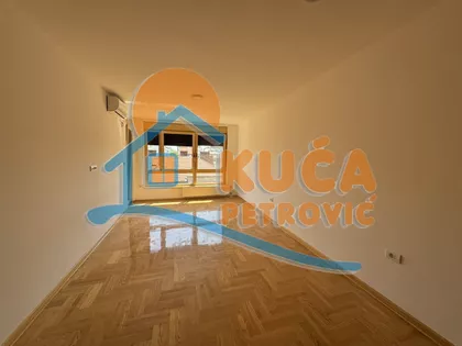 Prvomajska | 4zida.rs
