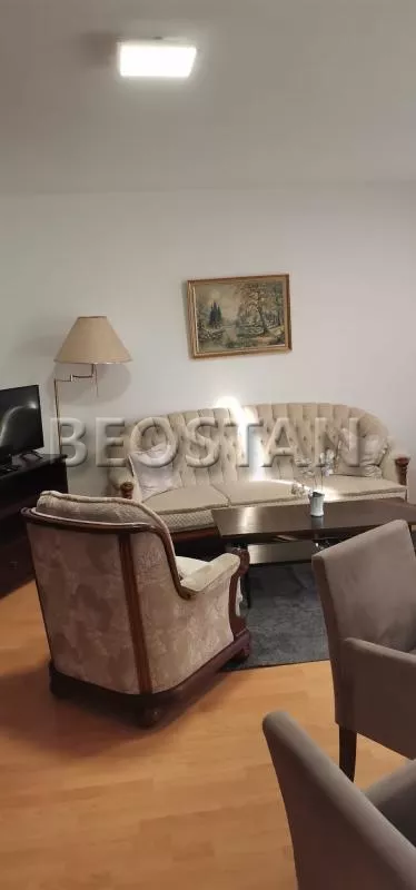 Vojvode Vlahovića | 4zida.rs