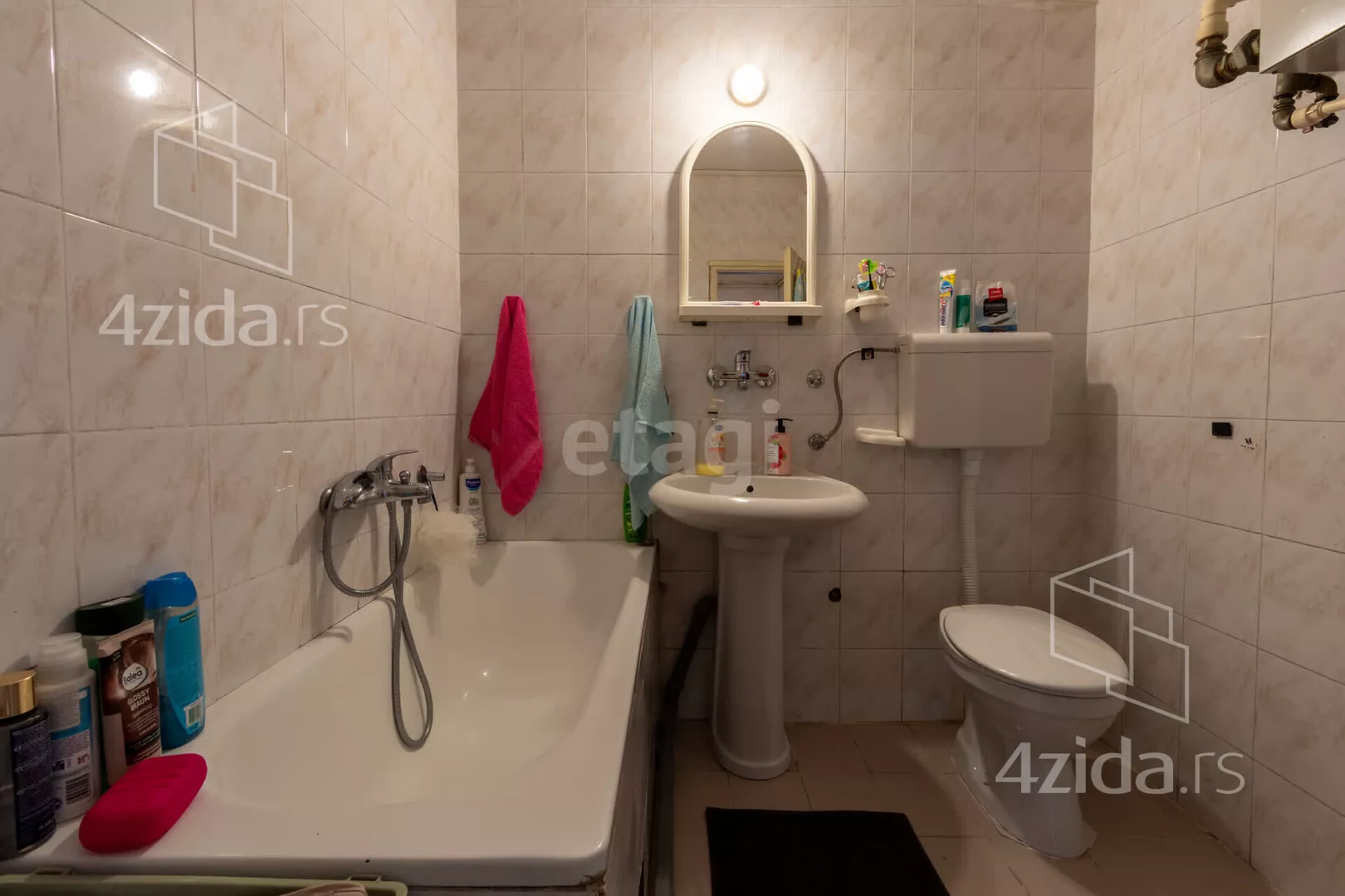 Šestosoban stan | 4zida