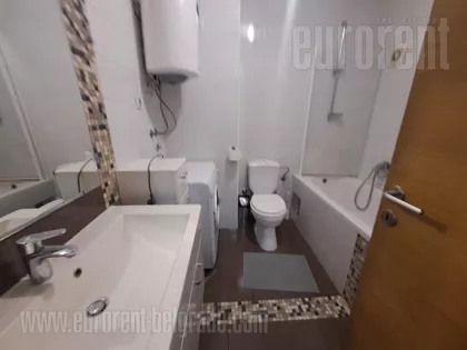 CRVENI KRST | 4zida.rs