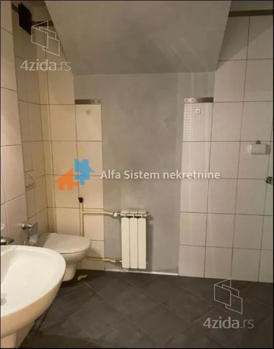 Šestosoban stan | 4zida