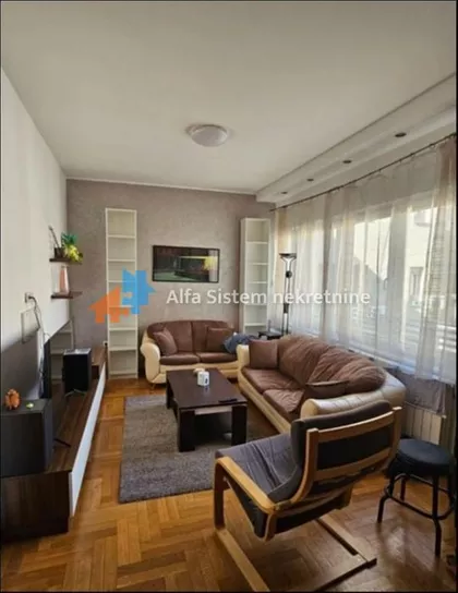 Vukov Spomenik | 4zida.rs