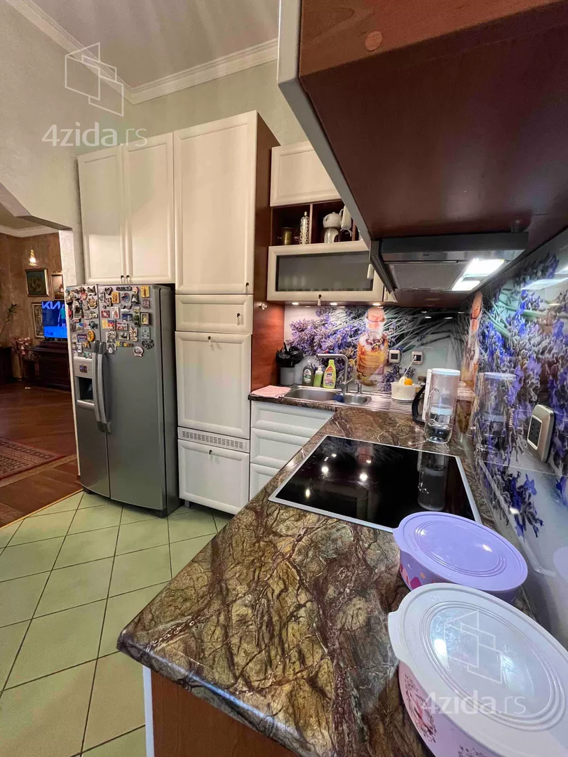 Petosoban stan | 4zida