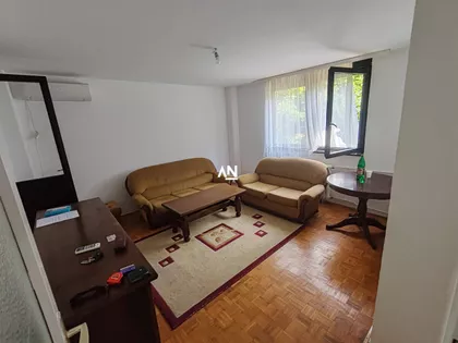 Ivana Sarića | 4zida.rs
