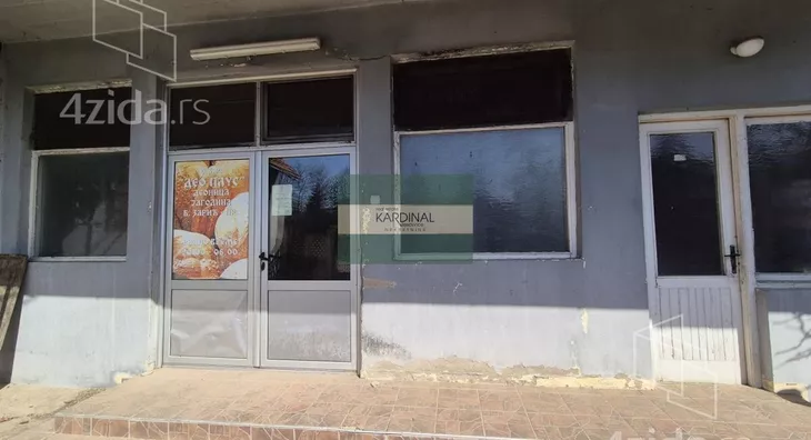 Poslovna zgrada | 4zida