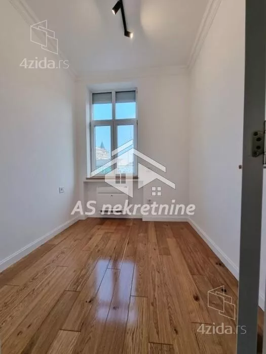 Četvoroiposoban stan | 4zida