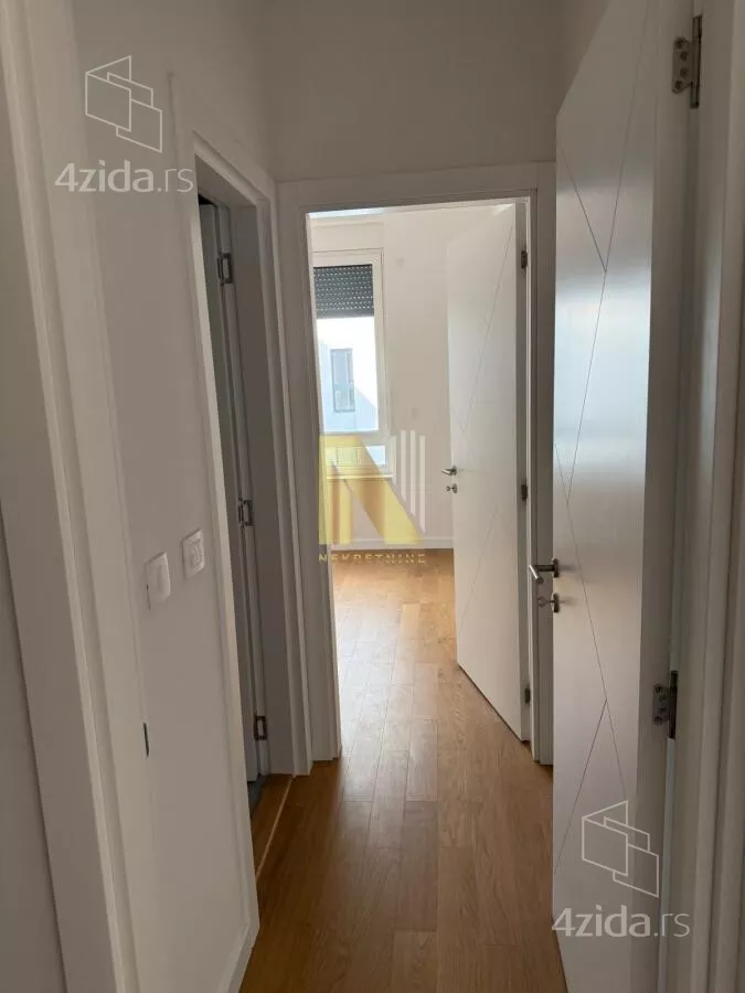 Četvoroiposoban stan | 4zida