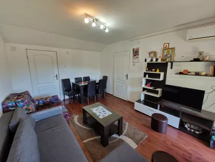 Mala Amerika | 4zida.rs