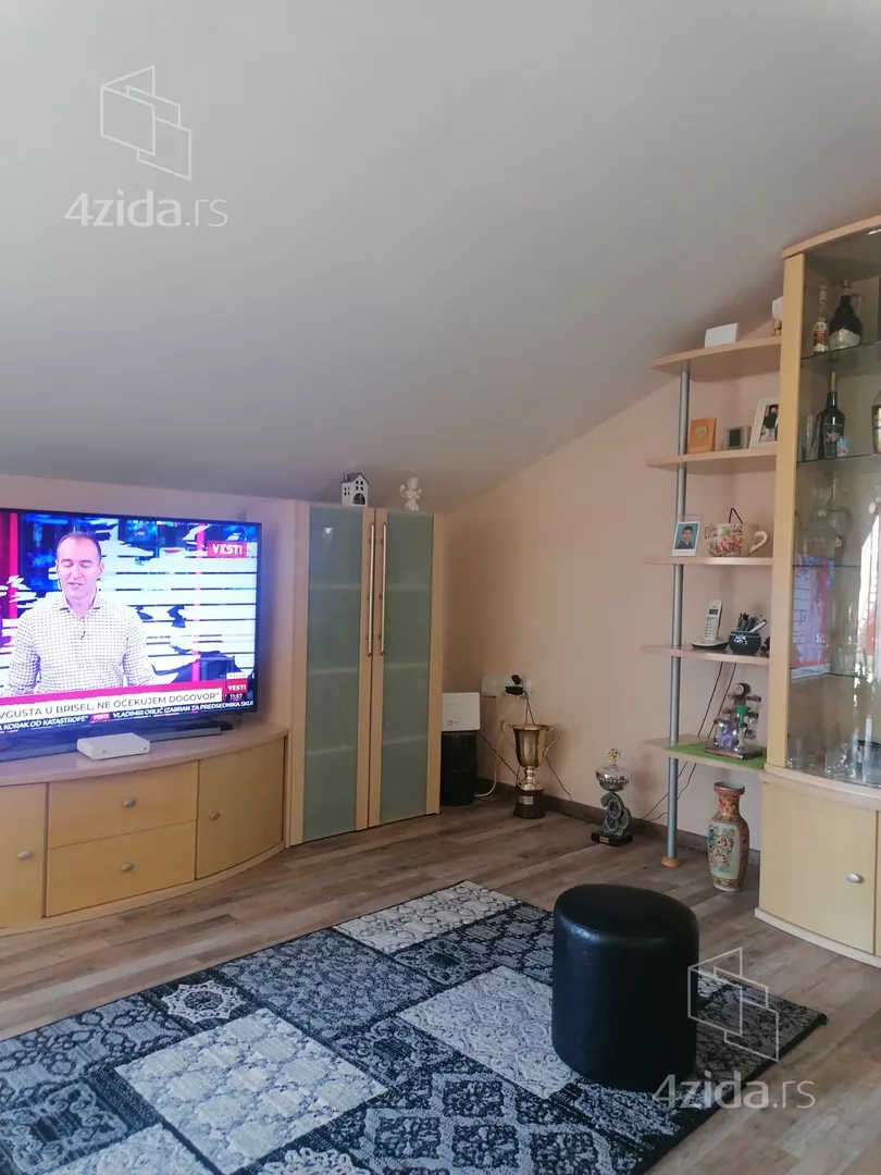 Troiposoban stan | 4zida
