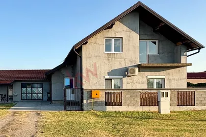 Vojvođanska | 4zida.rs