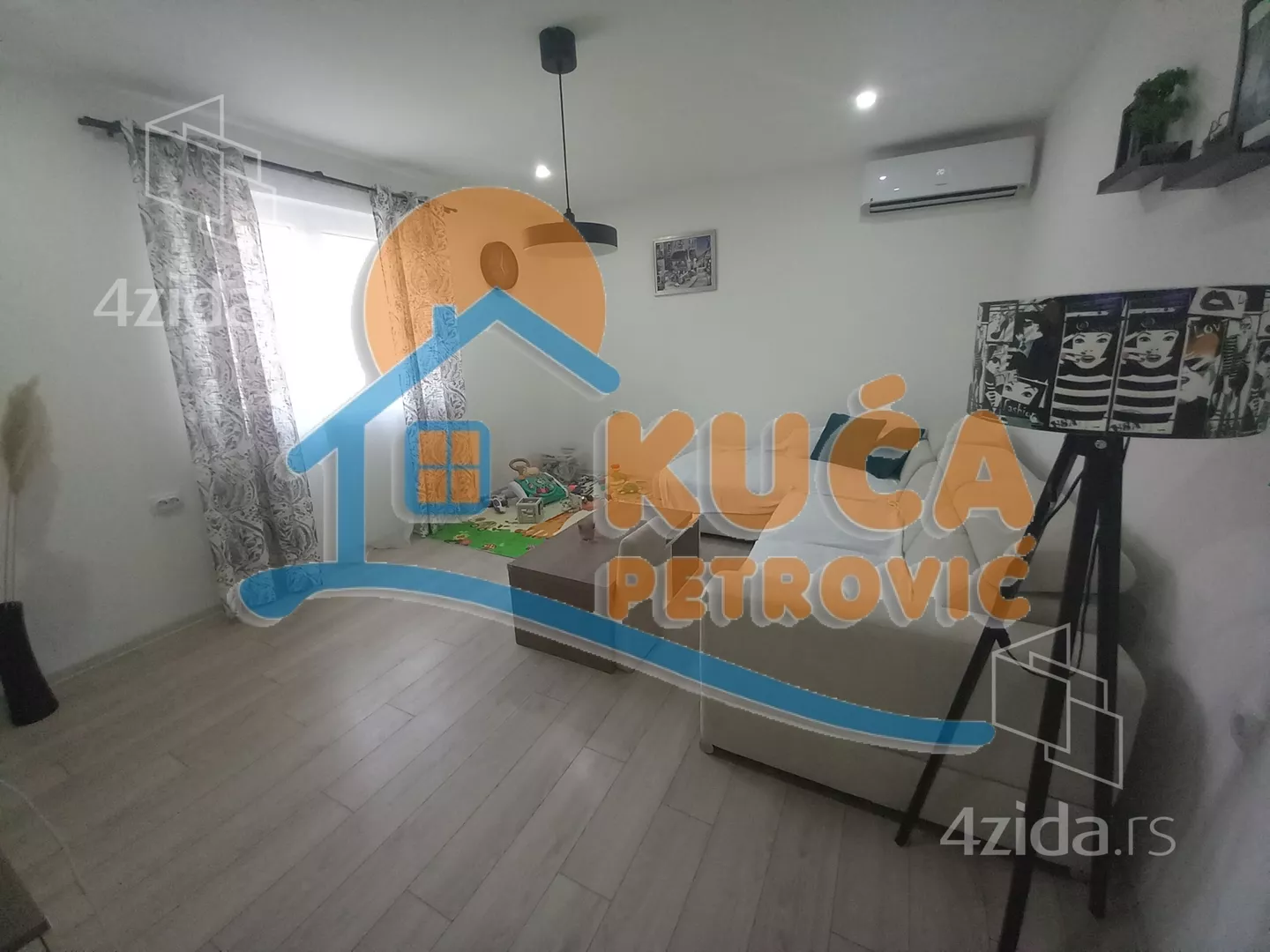 Četvorosoban stan | 4zida