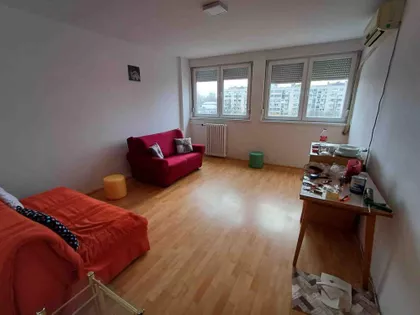 Pariske komune | 4zida.rs