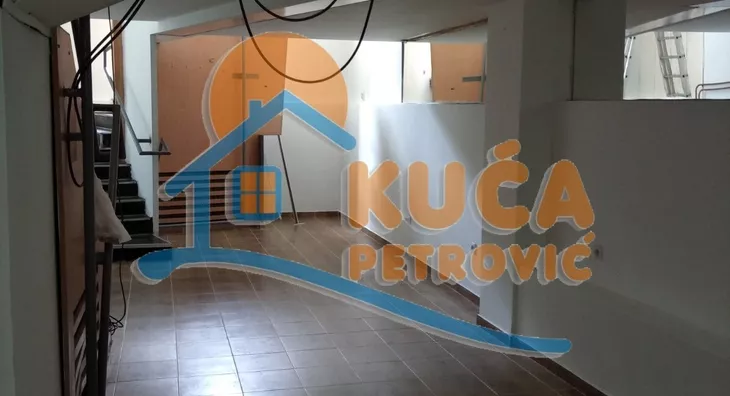 Lokal | 4zida