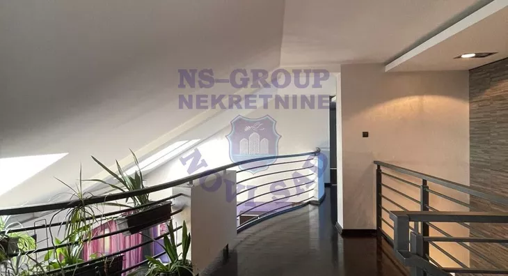 Sedmosoban stan | 4zida