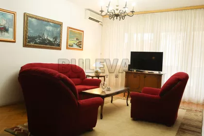 Nade Tomić | 4zida.rs