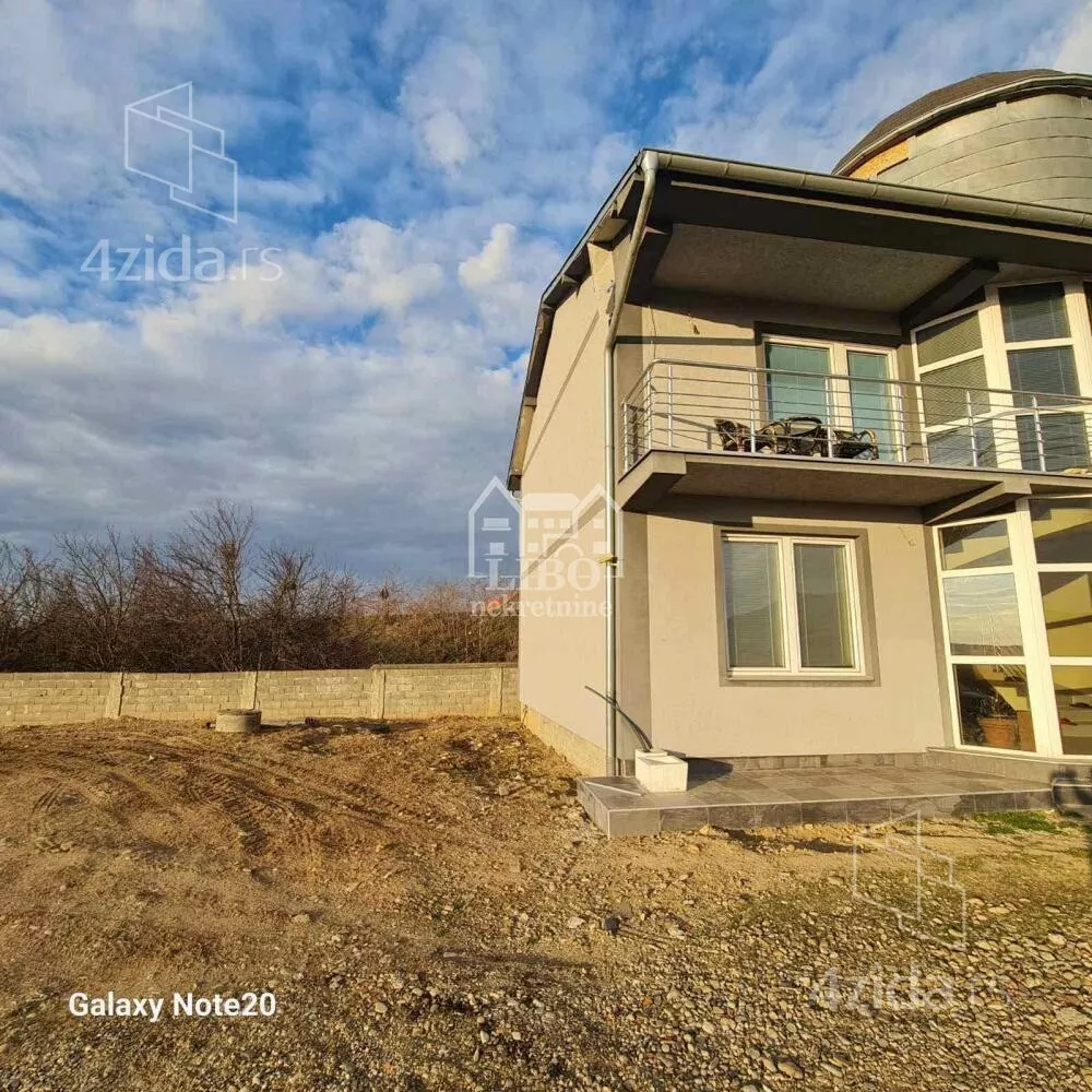 Poslovna zgrada | 4zida