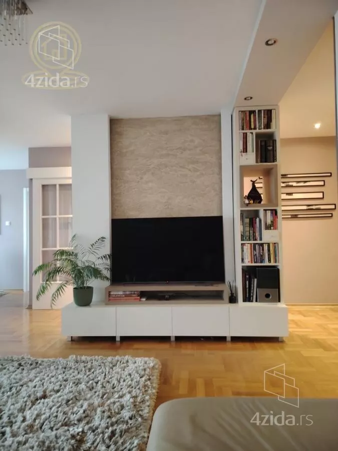 Troiposoban stan | 4zida