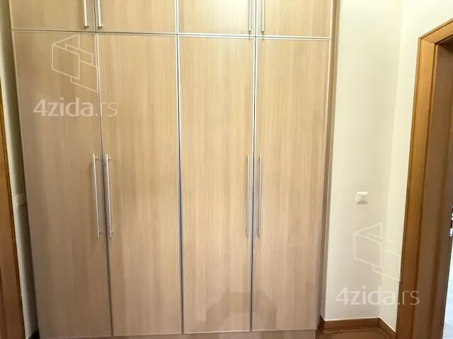 Šestosoban stan | 4zida