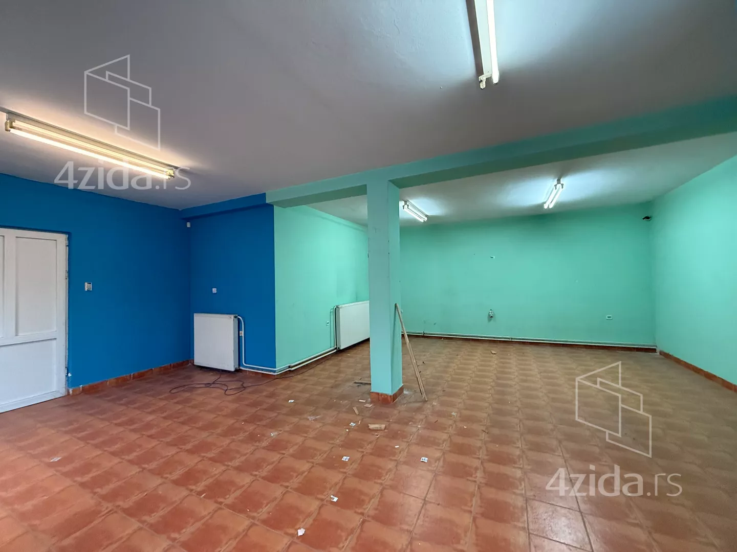 Poslovna zgrada | 4zida