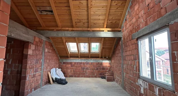 Četvoroiposoban stan | 4zida