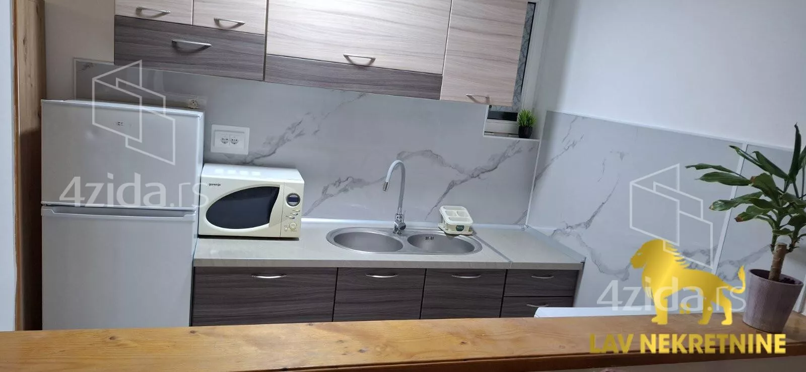 Jednoiposoban stan | 4zida