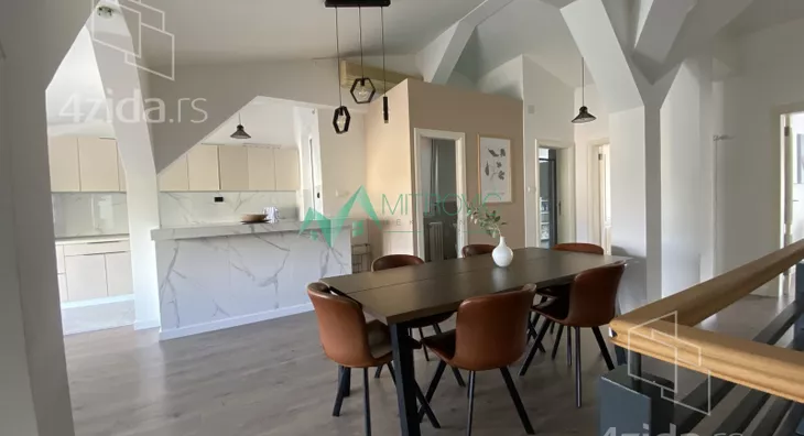 Četvoroiposoban stan | 4zida