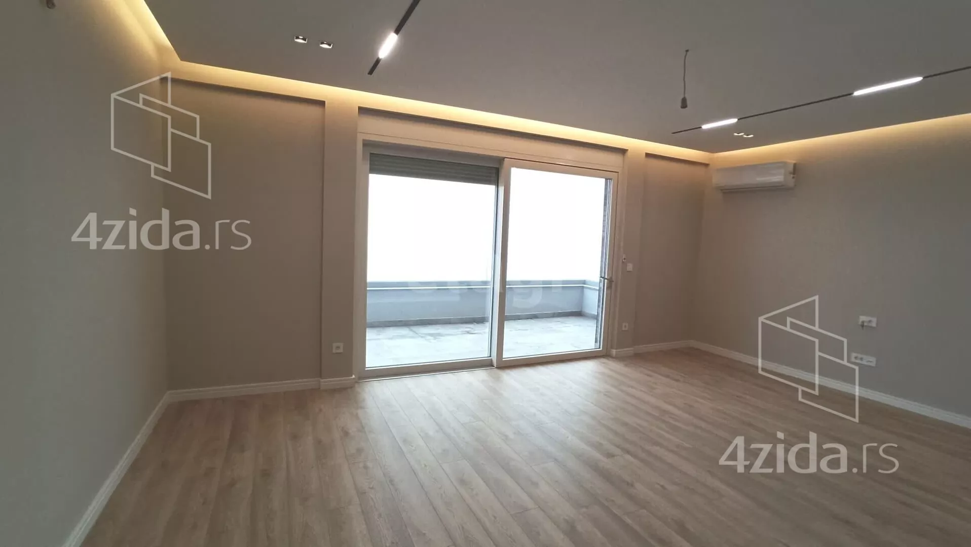 Petosoban stan | 4zida