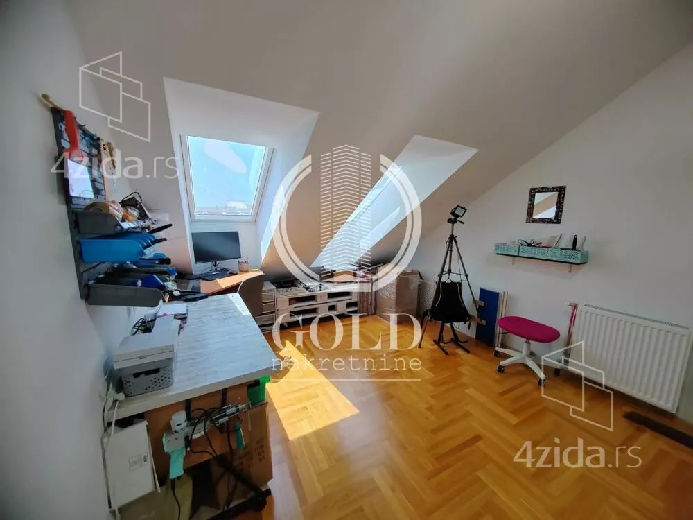 Četvoroiposoban stan | 4zida