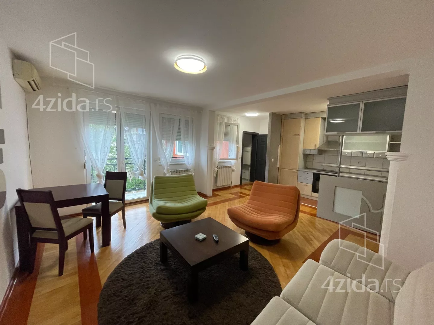 Troiposoban stan | 4zida