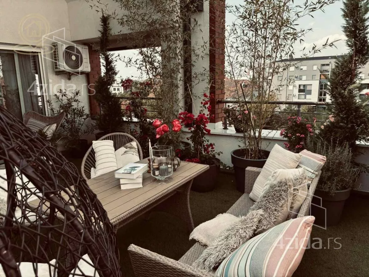 Dvoiposoban stan | 4zida