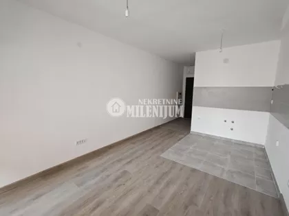 Surčinska | 4zida.rs