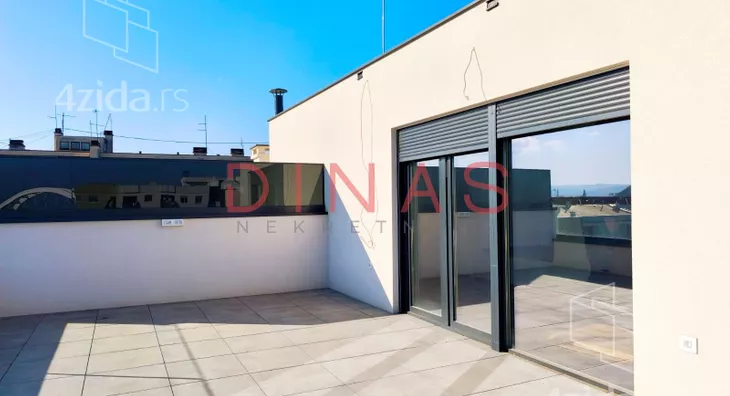 Četvoroiposoban stan | 4zida