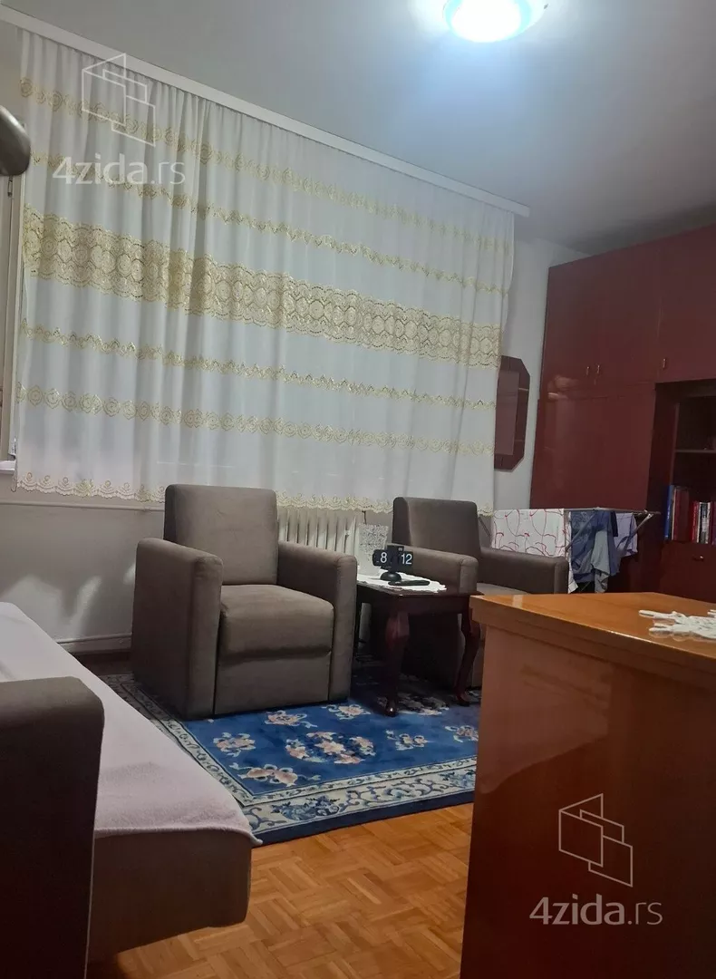 Četvoroiposoban stan | 4zida