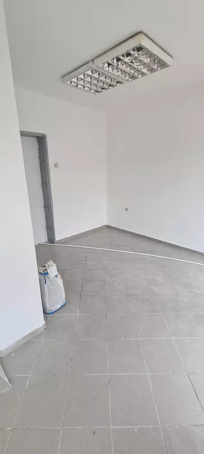 Crveni Pevac | 4zida.rs