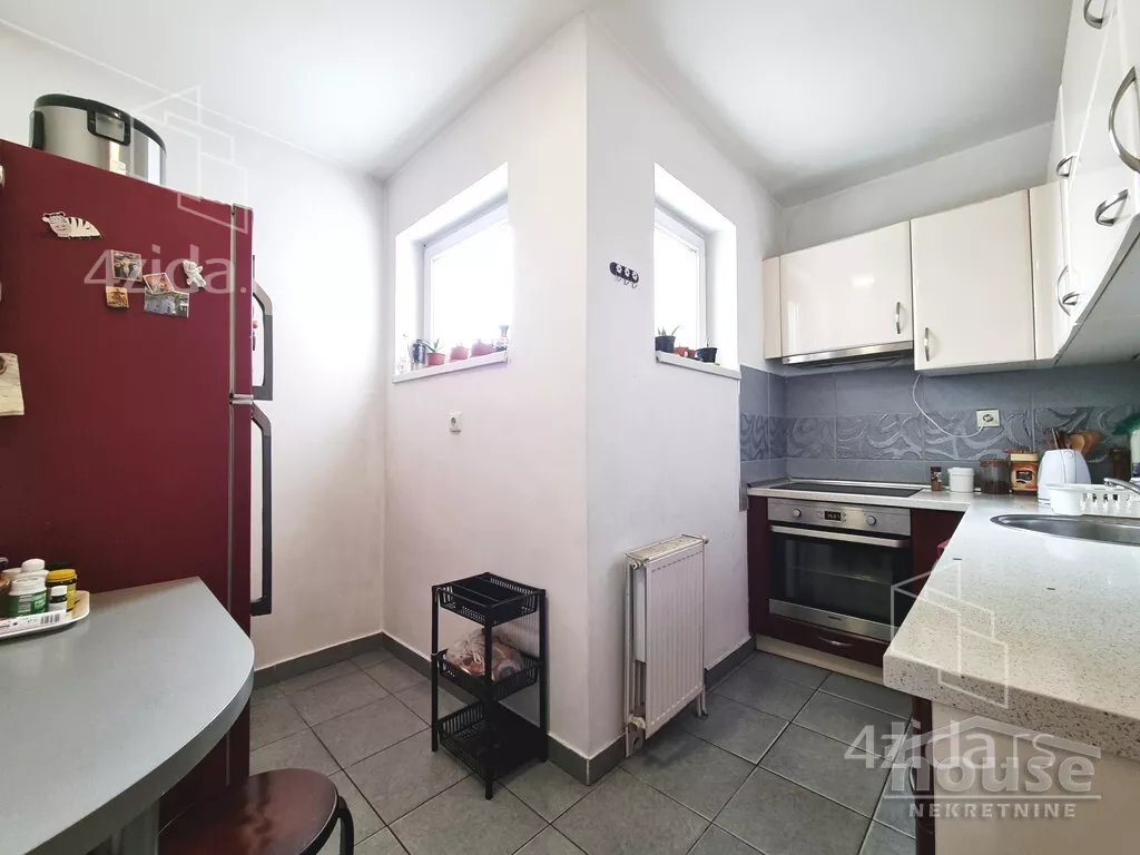 Petosoban stan | 4zida