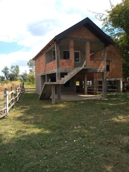 Ravnje | 4zida.rs