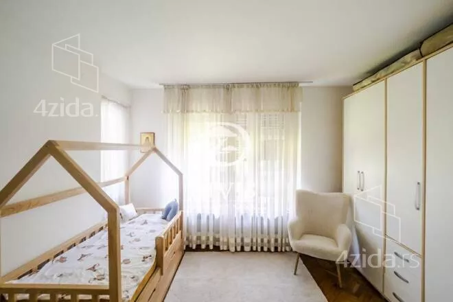 Četvoroiposoban stan | 4zida