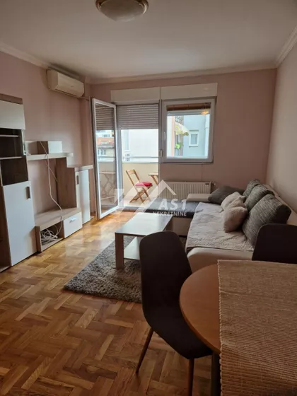 Vuka Karadžića | 4zida.rs