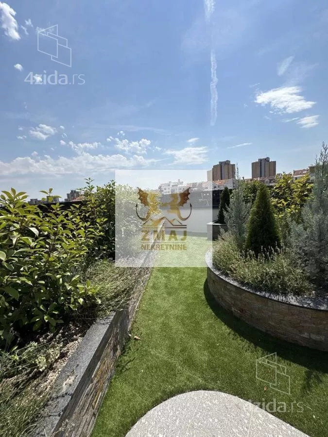 Šestosoban stan | 4zida