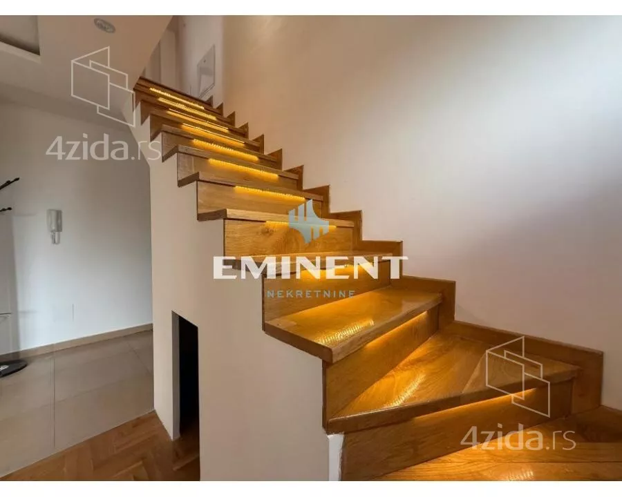 Šestosoban stan | 4zida