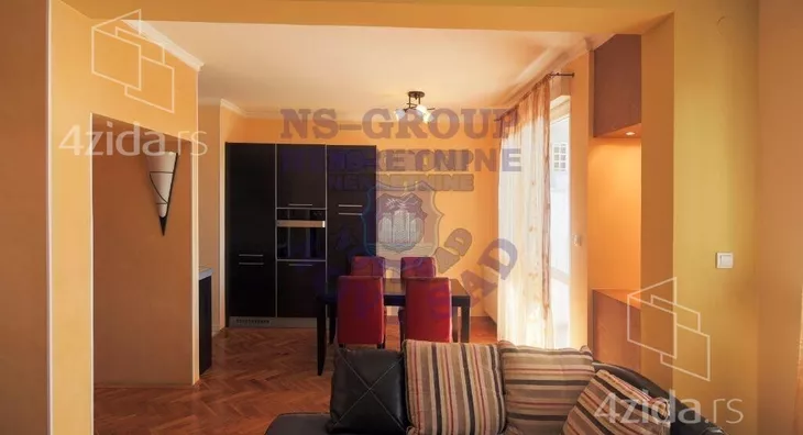 Četvoroiposoban stan | 4zida