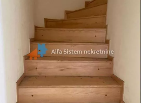 Šestosoban stan | 4zida