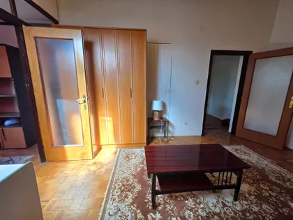 Kneza Lazara 93A | 4zida.rs