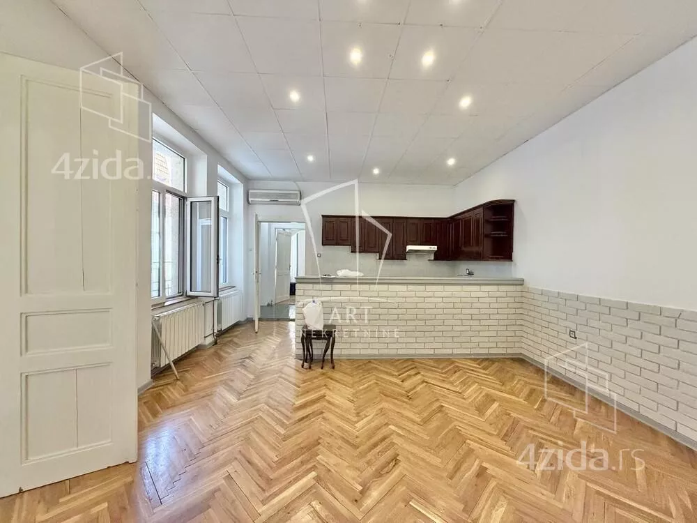 Četvoroiposoban stan | 4zida