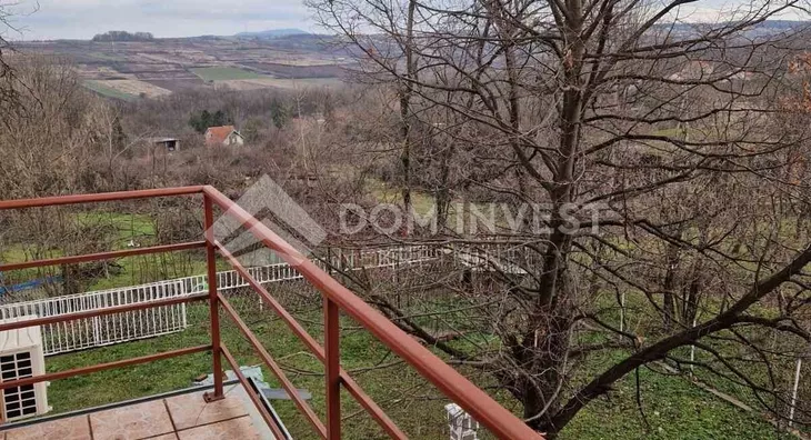 Četvoroiposoban stan | 4zida