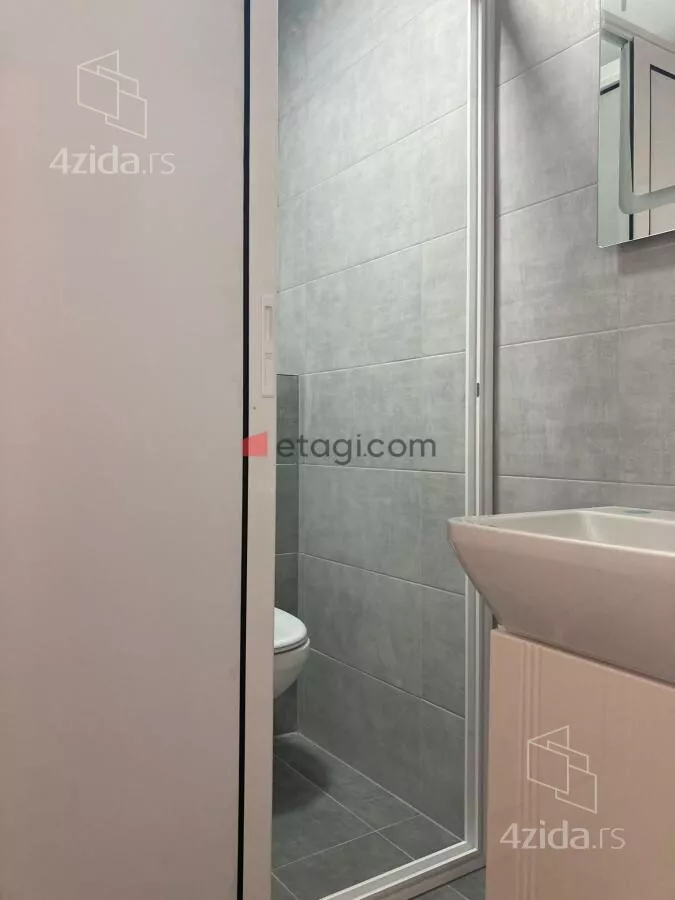 Lokal | 4zida