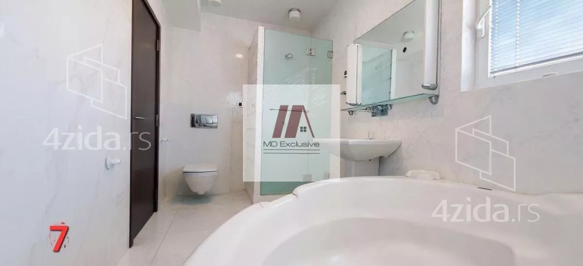 Četvoroiposoban stan | 4zida