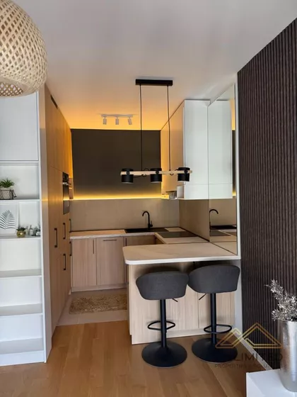 Cara Dušana | 4zida.rs