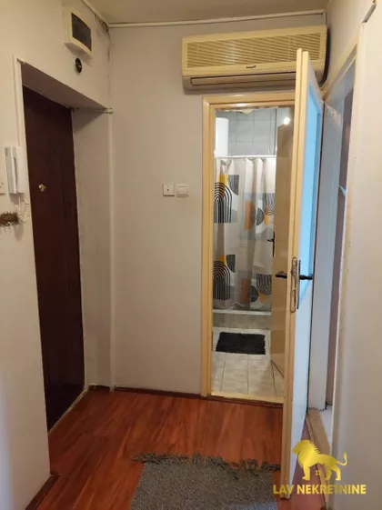 ĐULE MOLNARA | 4zida.rs